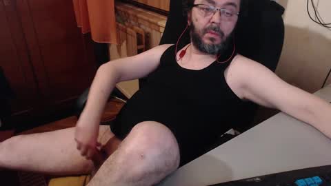 Snapshot of max818k chatting on 02/27/25, 06:53 Max online show from 02/27/25, 06:53