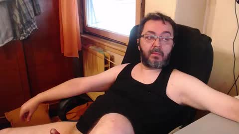 Snapshot of max818k chatting on 09/13/25, 06:02 Max online show from 09/13/25, 06:02