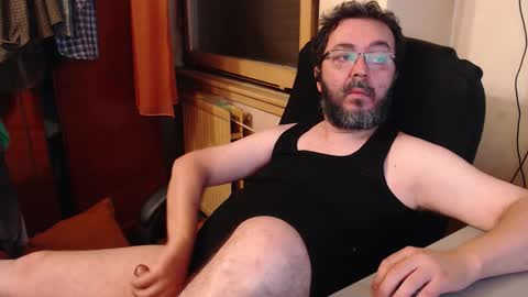 Snapshot of max818k chatting on 09/27/25, 10:37 Max online show from 09/27/25, 10:37