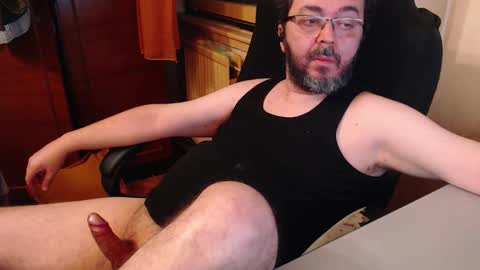 Snapshot of max818k chatting on 10/02/25, 06:59 Max online show from 10/02/25, 06:59