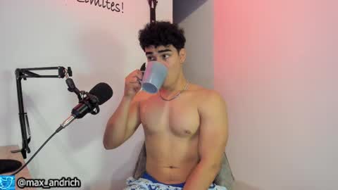 Snapshot of max__andrich chatting on 02/26/26, 02:21 Max... online show from 02/26/26, 02:21