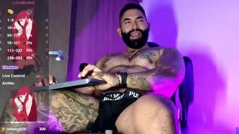 max__prada online show from 09/20/25, 01:50