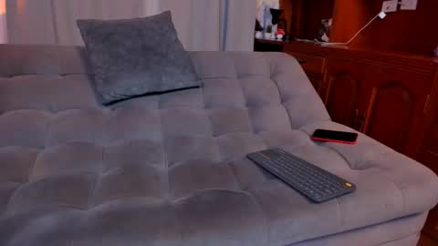 Snapshot of max_dic1 chatting on 01/22/25, 04:02 max D. online show from 01/22/25, 04:02