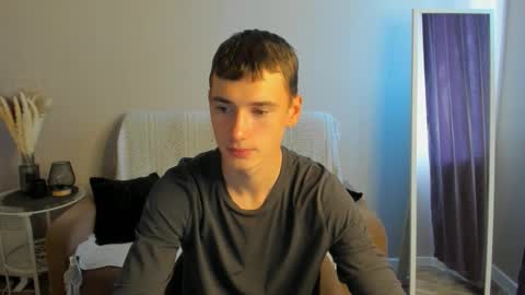 Max online show from 09/18/25, 05:53