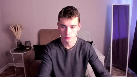 Max online show from 09/24/25, 05:55