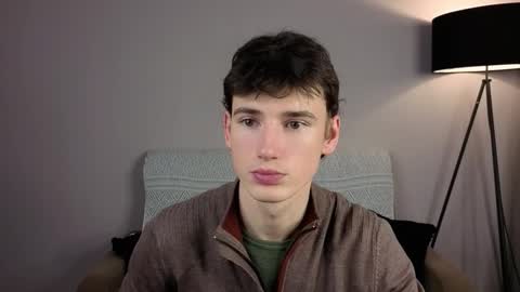 Snapshot of max_foks chatting on 12/19/25, 06:42 Max online show from 12/19/25, 06:42