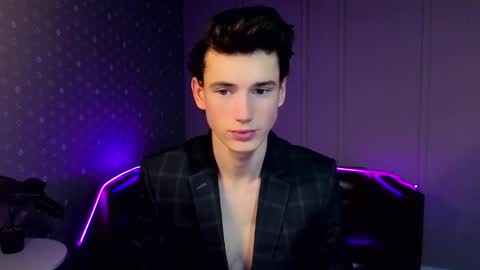 Snapshot of max_foks chatting on 12/22/25, 09:50 Max online show from 12/22/25, 09:50