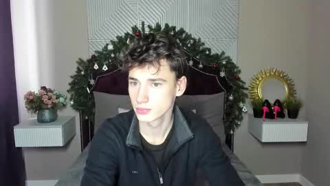 Snapshot of max_foks chatting on 01/08/26, 07:10 Max online show from 01/08/26, 07:10