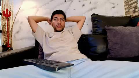 Snapshot of max_hornye chatting on 02/21/26, 07:26 Max Hornye online show from 02/21/26, 07:26