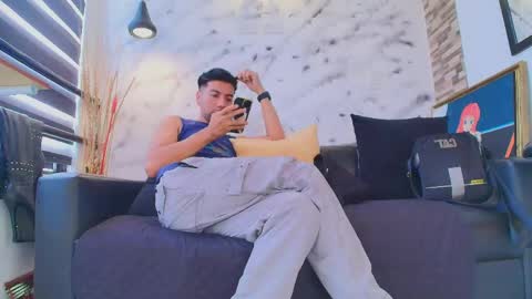 Max Hornye online show from 04/18/26, 06:45