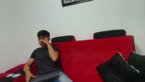 max_latin_ online show from 01/10/25, 11:22