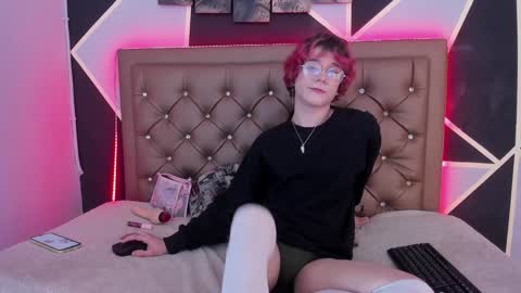 Snapshot of max_lover1 chatting on 12/19/24, 03:08 Max lover1 online show from 12/19/24, 03:08