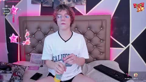 Snapshot of max_lover1 chatting on 01/07/25, 03:23 Max lover1 online show from 01/07/25, 03:23