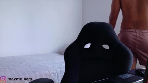 Snapshot of max_meyer chatting on 09/30/25, 09:42 max_meyer online show from 09/30/25, 09:42