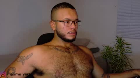 Snapshot of max_meyer chatting on 11/11/25, 10:43 max_meyer online show from 11/11/25, 10:43