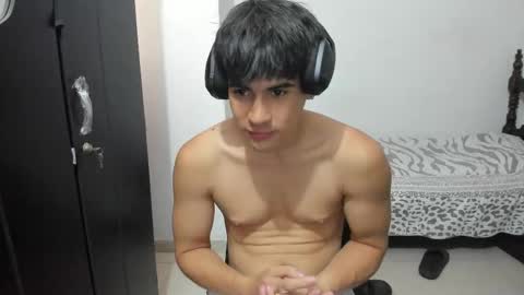 Snapshot of max_miller66 chatting on 09/16/25, 01:45 Max online show from 09/16/25, 01:45