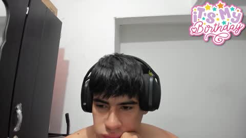 Snapshot of max_miller66 chatting on 09/19/25, 12:17 Max online show from 09/19/25, 12:17