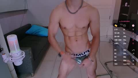 Snapshot of max_russell chatting on 02/10/25, 12:39 Former Porn Star online show from 02/10/25, 12:39