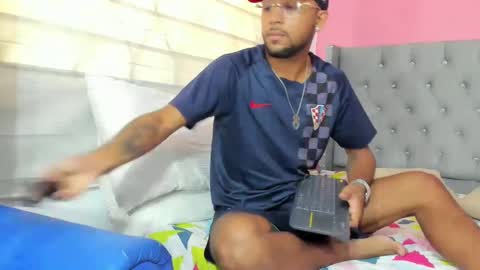 max_sexyhot26 online show from 02/03/25, 06:39