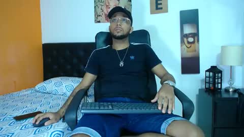 max_sexyhot26 online show from 02/21/25, 06:07