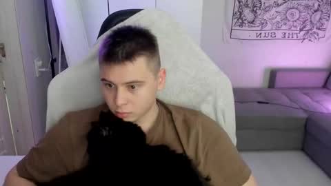 Max online show from 02/04/26, 06:19