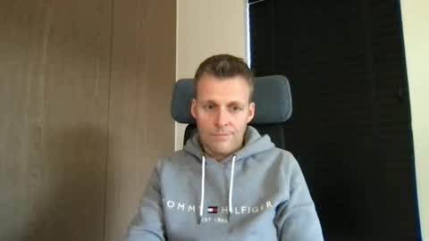 Snapshot of max_straight_1 chatting on 01/27/25, 01:41 Max take off clothes online show from 01/27/25, 01:41