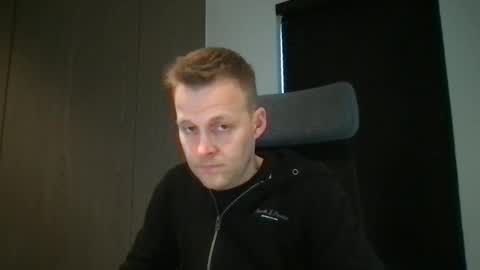 Snapshot of max_straight_1 chatting on 02/24/25, 07:22 Max take off clothes online show from 02/24/25, 07:22