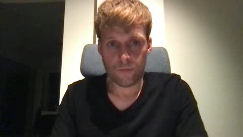 Snapshot of max_straight_1 chatting on 10/23/25, 08:07 Max take off clothes online show from 10/23/25, 08:07