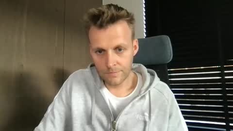 Max take off clothes online show from 12/15/25, 01:26