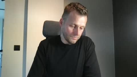 Max take off clothes online show from 02/15/26, 12:58