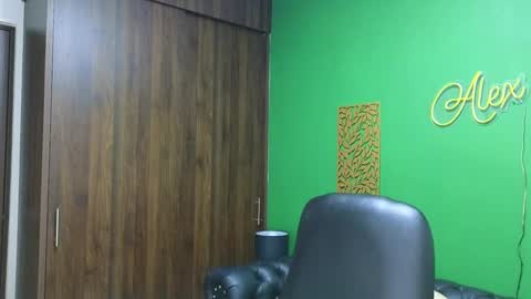 Snapshot of max_tayloor chatting on 12/02/24, 10:56 Max Taylor online show from 12/02/24, 10:56