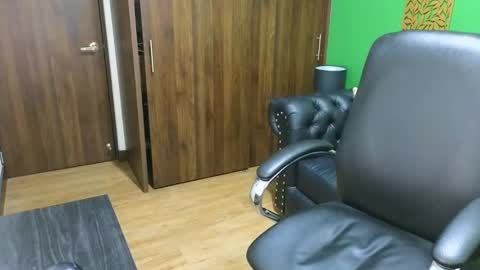 Snapshot of max_tayloor chatting on 12/03/24, 02:03 Max Taylor online show from 12/03/24, 02:03