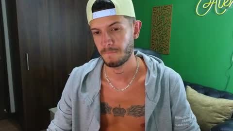 Snapshot of max_tayloor chatting on 12/05/24, 02:53 Max Taylor online show from 12/05/24, 02:53