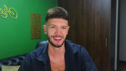 Snapshot of max_tayloor chatting on 12/25/24, 12:27 Max Taylor online show from 12/25/24, 12:27