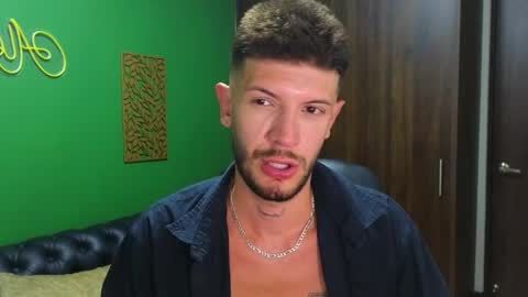 Snapshot of max_tayloor chatting on 12/25/24, 03:29 Max Taylor online show from 12/25/24, 03:29