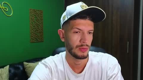 Snapshot of max_tayloor chatting on 12/27/24, 06:14 Max Taylor online show from 12/27/24, 06:14