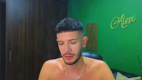 Snapshot of max_tayloor chatting on 12/30/24, 10:01 Max Taylor online show from 12/30/24, 10:01