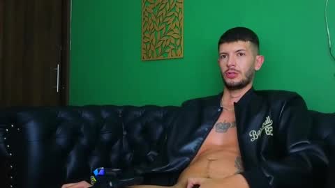 Snapshot of max_tayloor chatting on 01/04/25, 08:59 Max Taylor online show from 01/04/25, 08:59