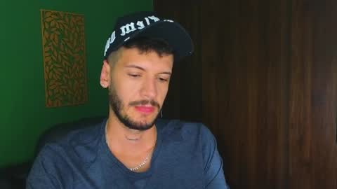 Snapshot of max_tayloor chatting on 02/02/25, 08:51 Max Taylor online show from 02/02/25, 08:51