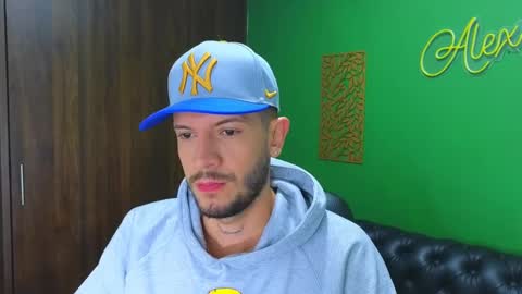 Snapshot of max_tayloor chatting on 02/14/25, 01:23 Max Taylor online show from 02/14/25, 01:23