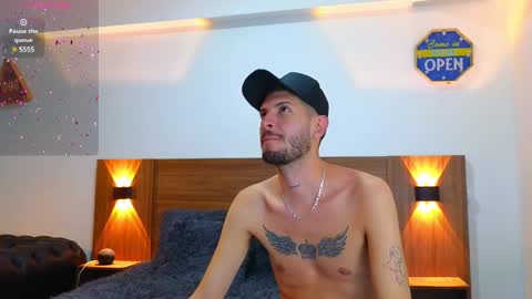 Snapshot of max_tayloor chatting on 02/24/25, 07:19 Max Taylor online show from 02/24/25, 07:19