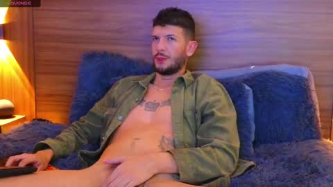 Snapshot of max_tayloor chatting on 02/28/25, 06:54 Max Taylor online show from 02/28/25, 06:54