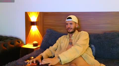 Snapshot of max_tayloor chatting on 03/01/25, 02:48 Max Taylor online show from 03/01/25, 02:48