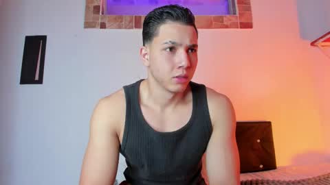 max online show from 10/10/25, 02:54