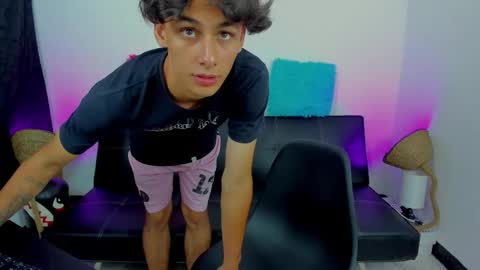 Snapshot of max_wild01 chatting on 09/15/25, 04:07 MAX online show from 09/15/25, 04:07