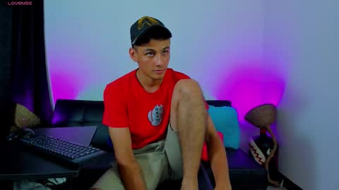 Snapshot of max_wild01 chatting on 01/09/26, 05:54 MAX online show from 01/09/26, 05:54