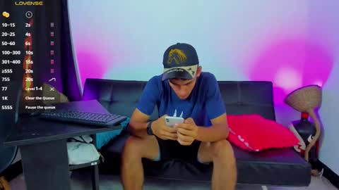 Snapshot of max_wild01 chatting on 01/11/26, 02:05 MAX online show from 01/11/26, 02:05