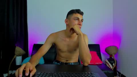 Snapshot of max_wild01 chatting on 03/04/26, 07:14 MAX online show from 03/04/26, 07:14