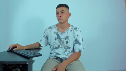 MAX     online show from 05/18/26, 03:13