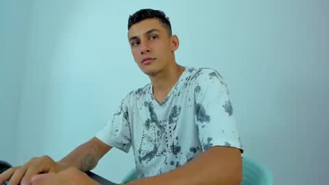 Snapshot of max_wild01 chatting on 06/14/26, 12:30 MAX online show from 06/14/26, 12:30